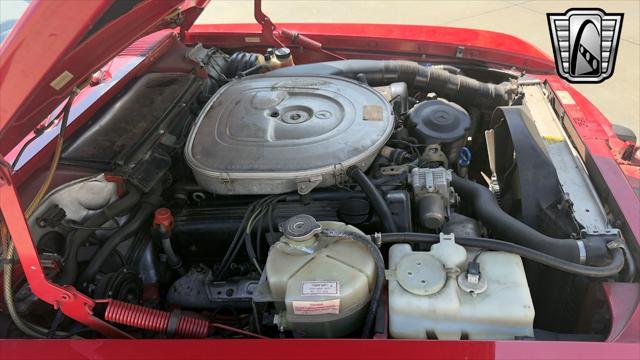 Photo of 1987 Red Mercedes-Benz 560SL