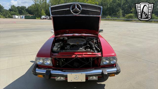 Photo of 1987 Red Mercedes-Benz 560SL