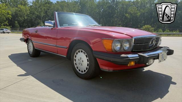 Photo of 1987 Red Mercedes-Benz 560SL