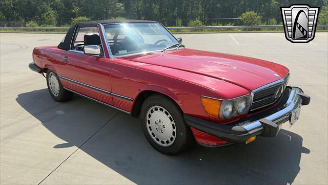 Photo of 1987 Red Mercedes-Benz 560SL