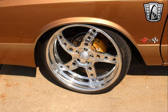 Photo of 1987 Gold Chevrolet Monte Carlo