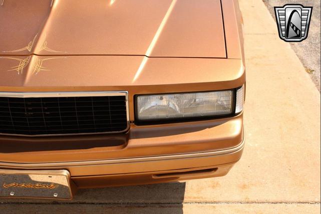 Photo of 1987 Gold Chevrolet Monte Carlo