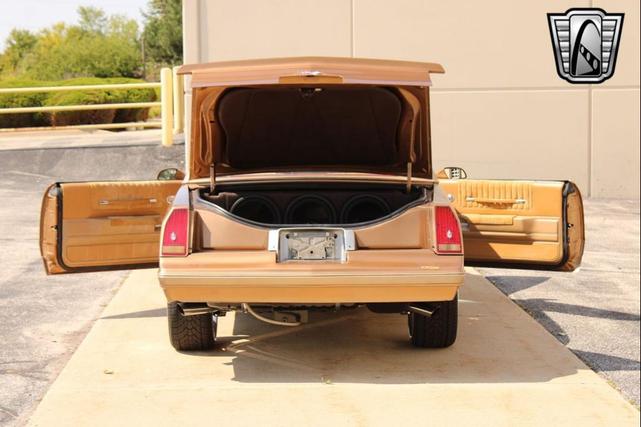 Photo of 1987 Gold Chevrolet Monte Carlo