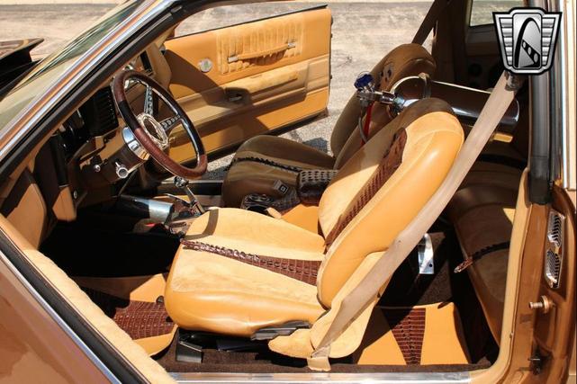 Photo of 1987 Gold Chevrolet Monte Carlo