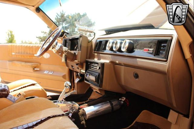Photo of 1987 Gold Chevrolet Monte Carlo