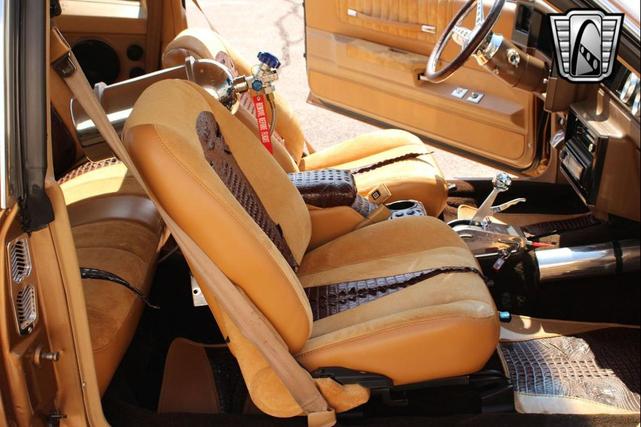 Photo of 1987 Gold Chevrolet Monte Carlo