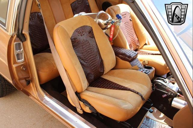 Photo of 1987 Gold Chevrolet Monte Carlo