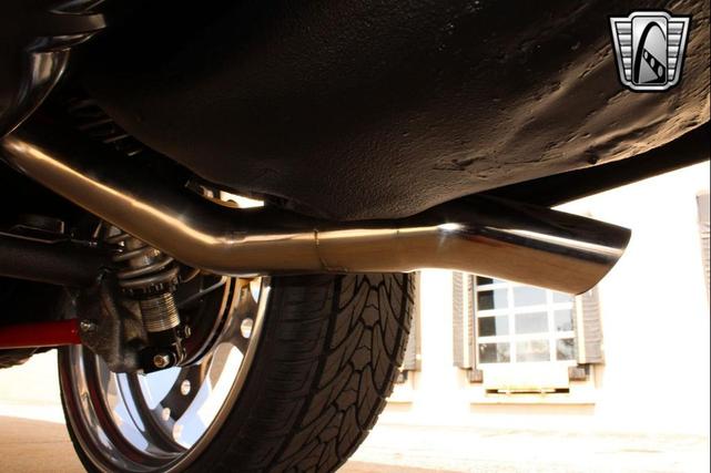Photo of 1987 Gold Chevrolet Monte Carlo