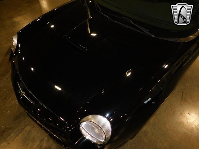 Photo of 2002 Evening Black Ford Thunderbird