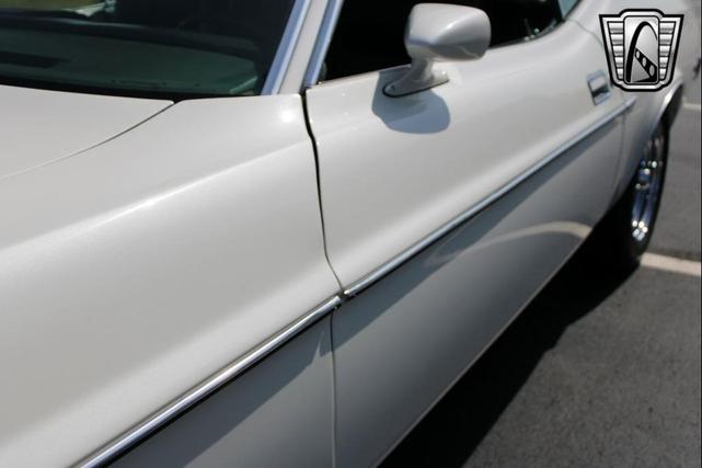 Photo of 1972 White Ford Mustang