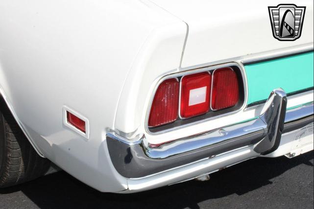 Photo of 1972 White Ford Mustang