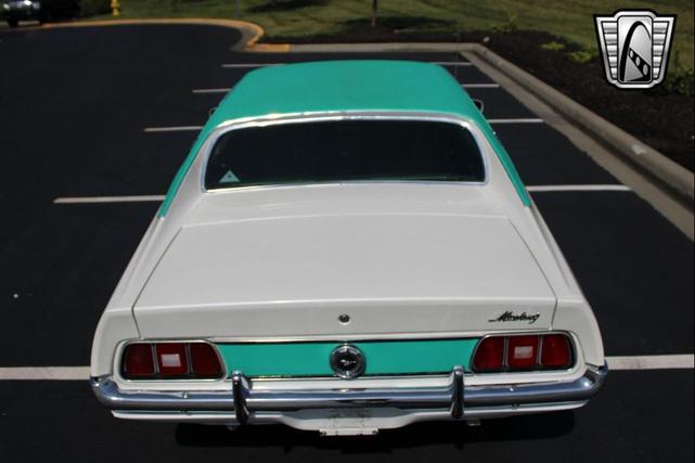 Photo of 1972 White Ford Mustang