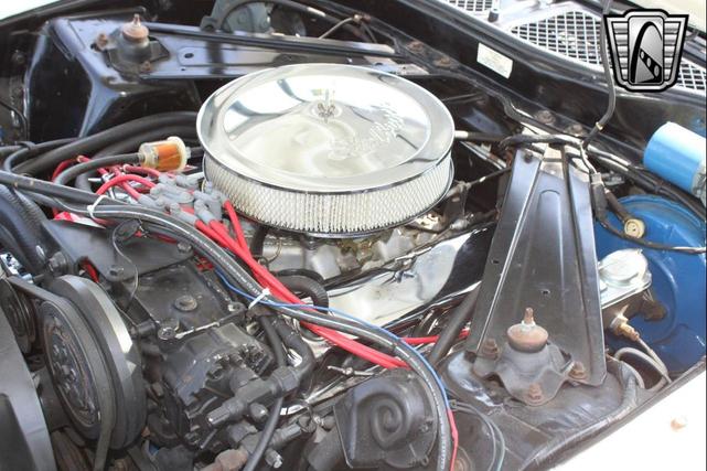 Photo of 1972 White Ford Mustang