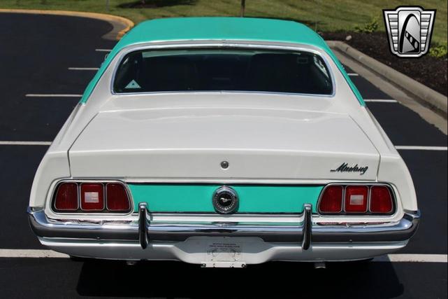 Photo of 1972 White Ford Mustang