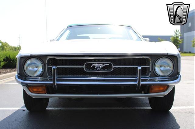 Photo of 1972 White Ford Mustang