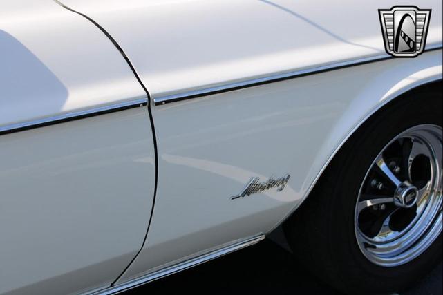 Photo of 1972 White Ford Mustang