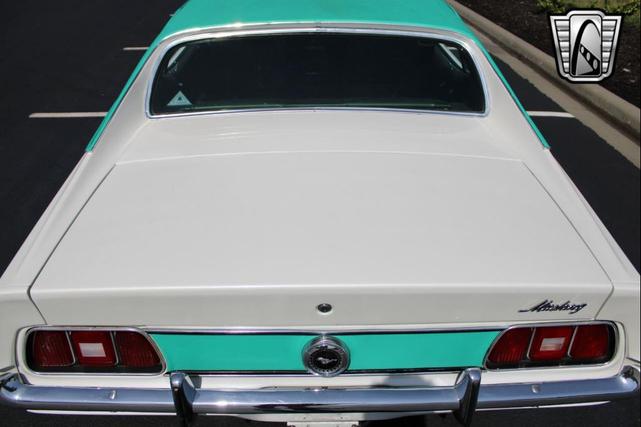 Photo of 1972 White Ford Mustang
