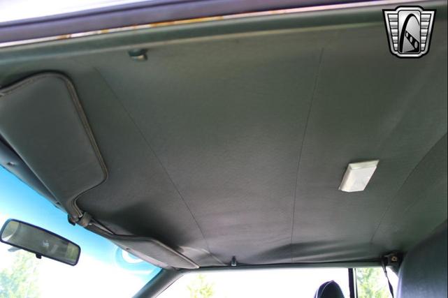 Photo of 1972 White Ford Mustang