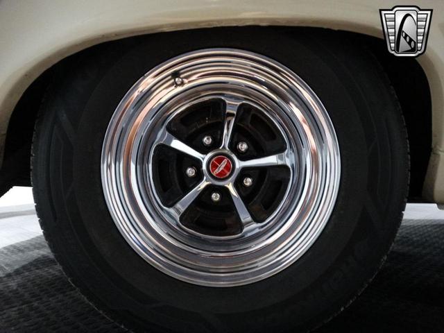 Photo of 1967 White Ford Fairlane