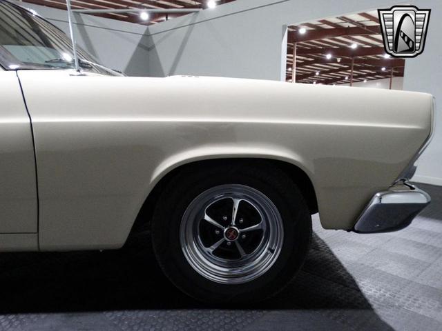 Photo of 1967 White Ford Fairlane