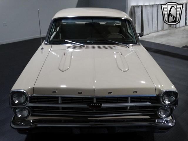 Photo of 1967 White Ford Fairlane