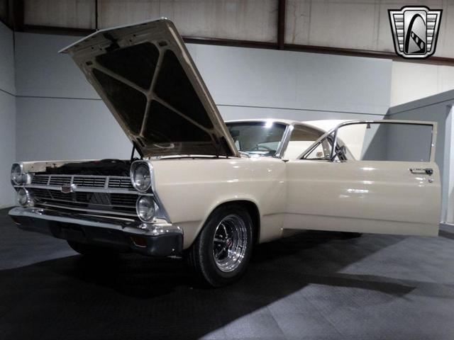 Photo of 1967 White Ford Fairlane