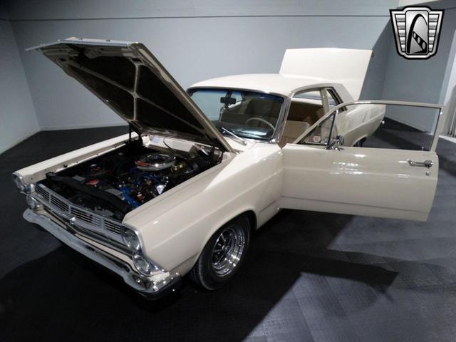 Photo of 1967 White Ford Fairlane