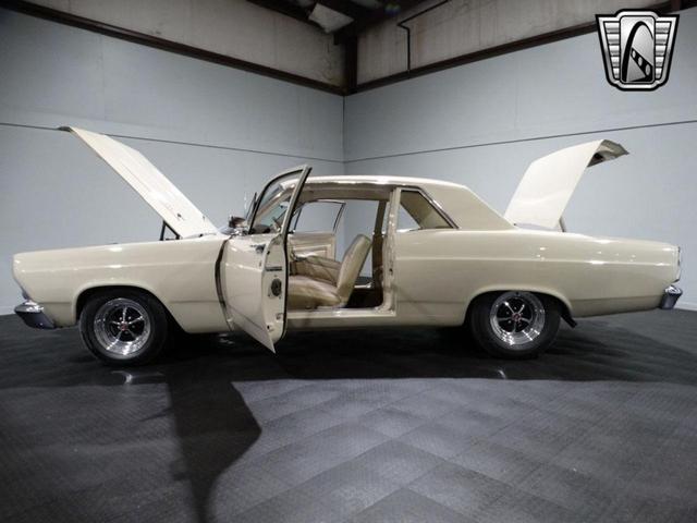 Photo of 1967 White Ford Fairlane