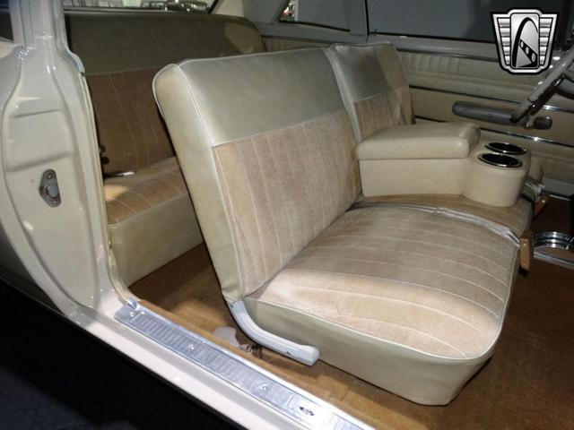 Photo of 1967 White Ford Fairlane