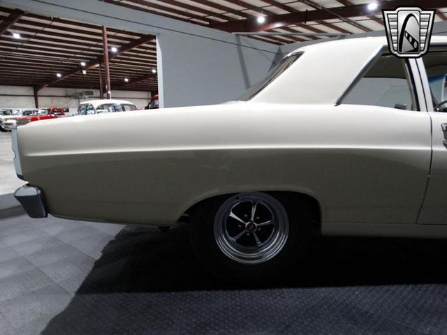 Photo of 1967 White Ford Fairlane