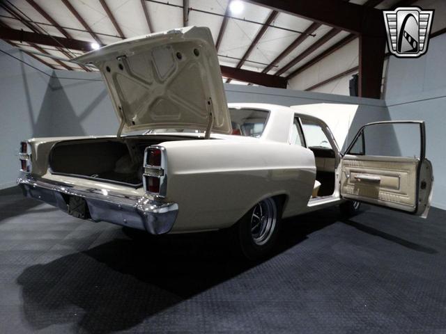 Photo of 1967 White Ford Fairlane