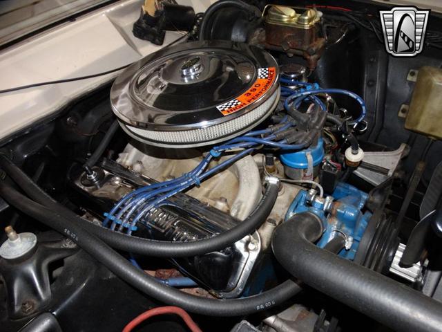 Photo of 1967 White Ford Fairlane