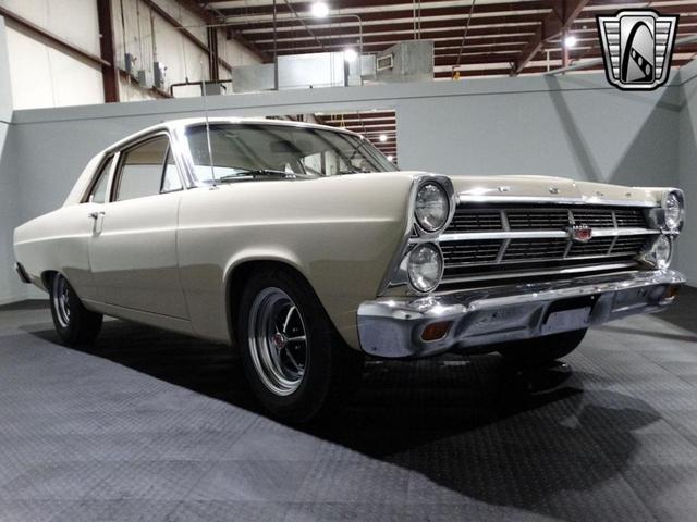 Photo of 1967 White Ford Fairlane