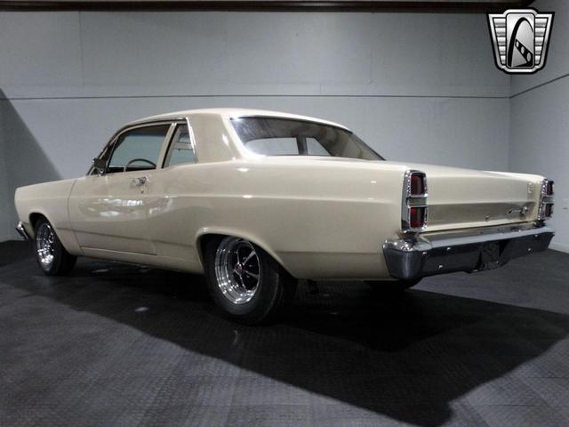 Photo of 1967 White Ford Fairlane