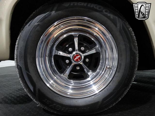 Photo of 1967 White Ford Fairlane