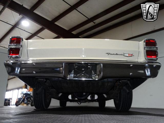 Photo of 1967 White Ford Fairlane