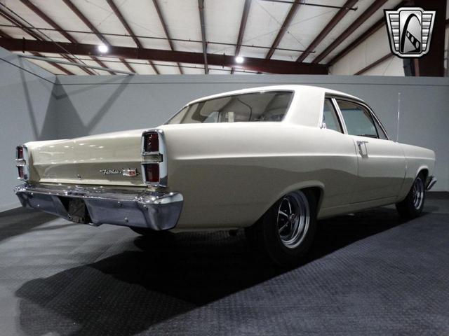 Photo of 1967 White Ford Fairlane