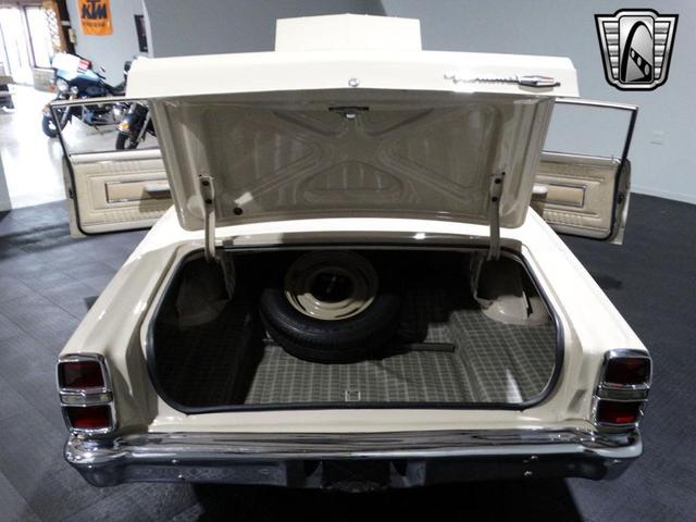 Photo of 1967 White Ford Fairlane