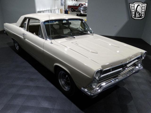 Photo of 1967 White Ford Fairlane