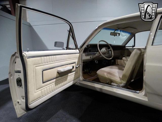 Photo of 1967 White Ford Fairlane