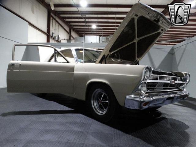 Photo of 1967 White Ford Fairlane