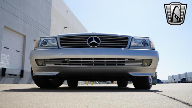 Photo of 1994 Silver Mercedes-Benz SL-Class