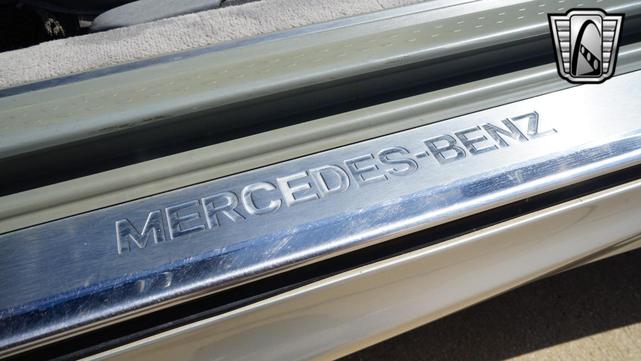Photo of 1994 Silver Mercedes-Benz SL-Class