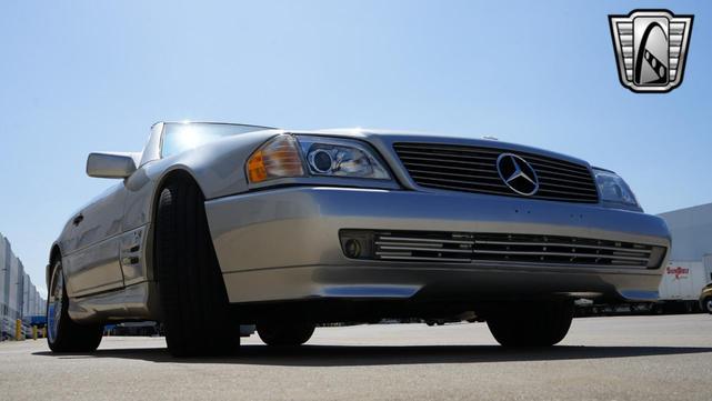 Photo of 1994 Silver Mercedes-Benz SL-Class
