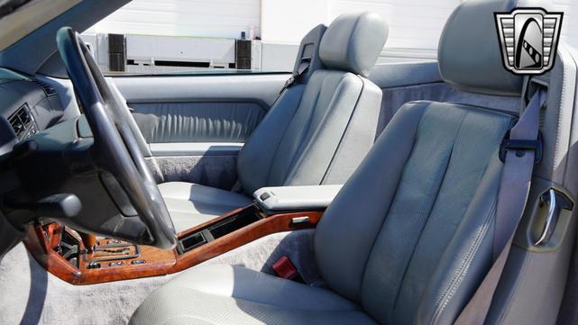 Photo of 1994 Silver Mercedes-Benz SL-Class