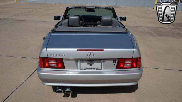 Photo of 1994 Silver Mercedes-Benz SL-Class