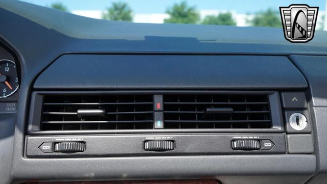 Photo of 1994 Silver Mercedes-Benz SL-Class