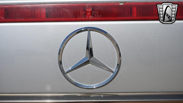 Photo of 1994 Silver Mercedes-Benz SL-Class