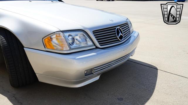 Photo of 1994 Silver Mercedes-Benz SL-Class