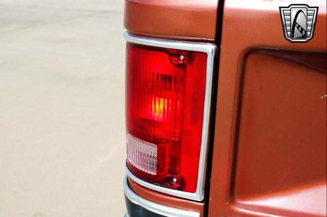 Photo of 1983 Burnt Orange Chevrolet C10/K10